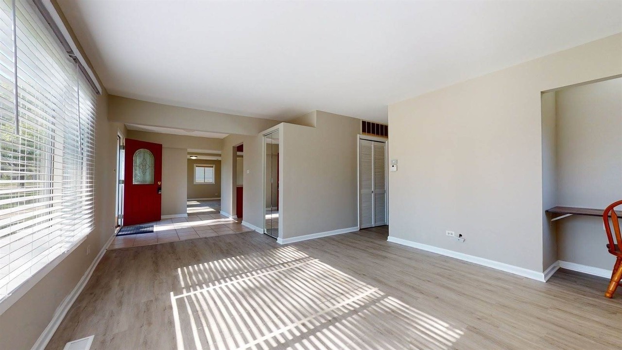 115 Princeton St - Photo 2 of 13
