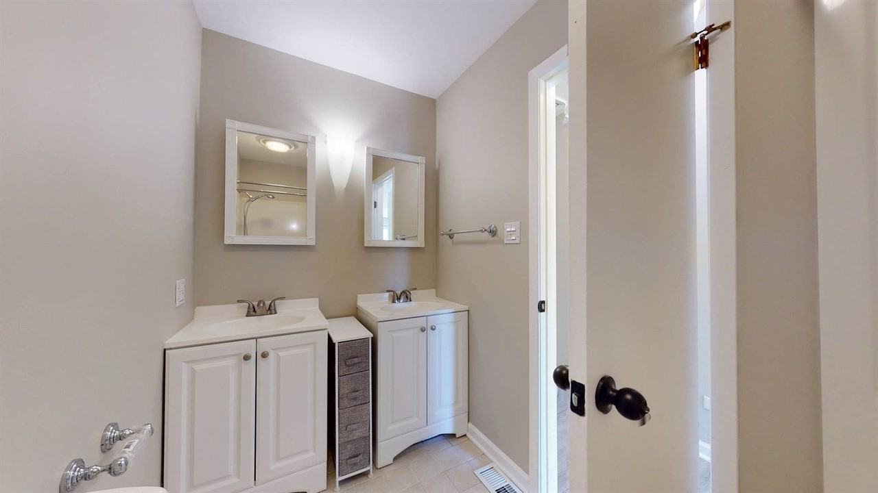 115 Princeton St - Photo 4 of 13