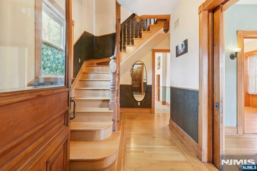 206 Park St - Photo 5 of 45