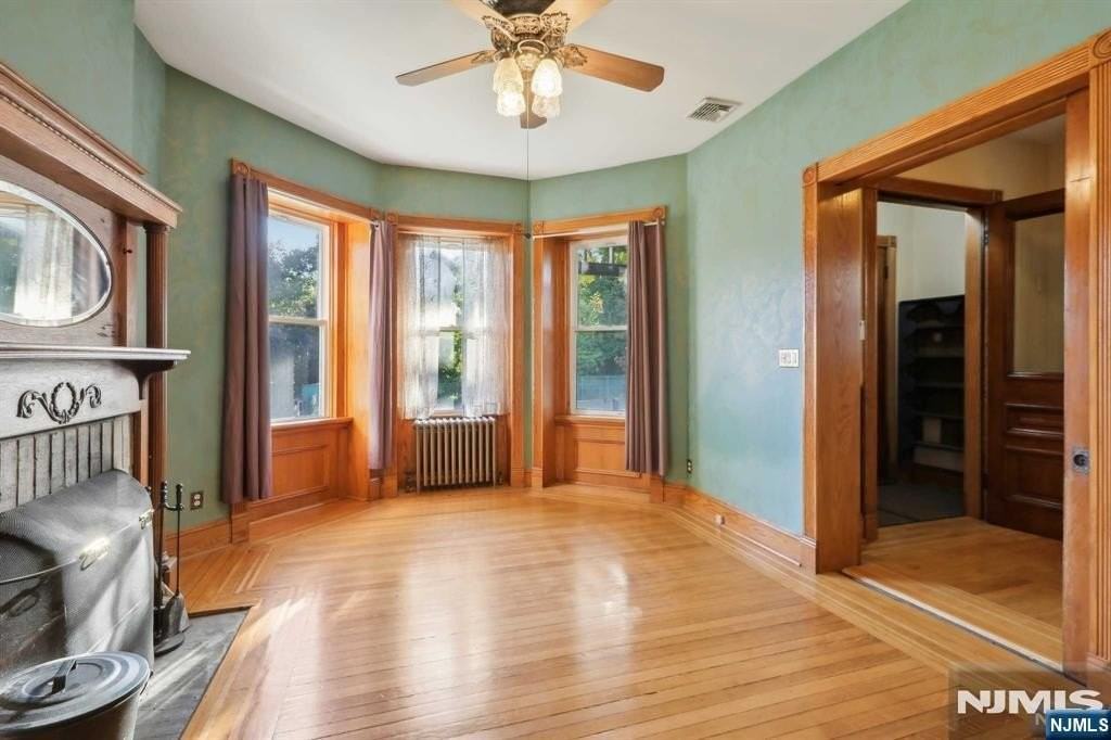 206 Park St - Photo 7 of 45