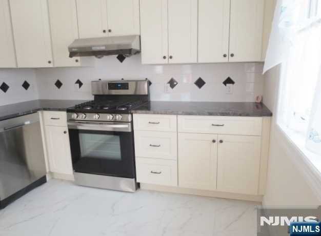 2191 Edwin Ave #B - Photo 5 of 12