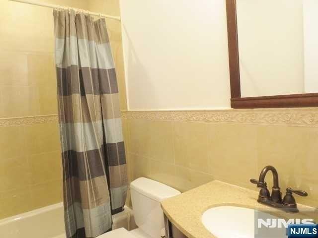2191 Edwin Ave #B - Photo 7 of 12