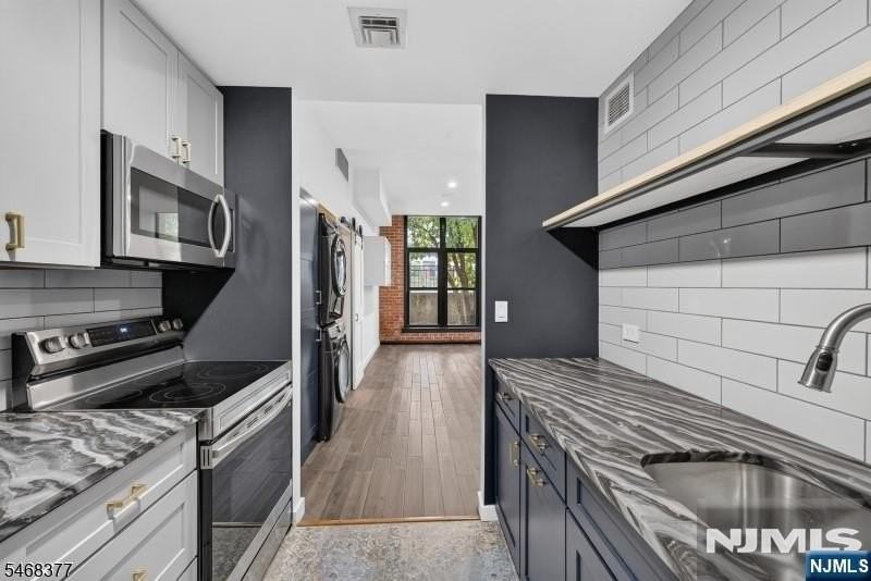 262 Main St #101 - Photo 3 of 11