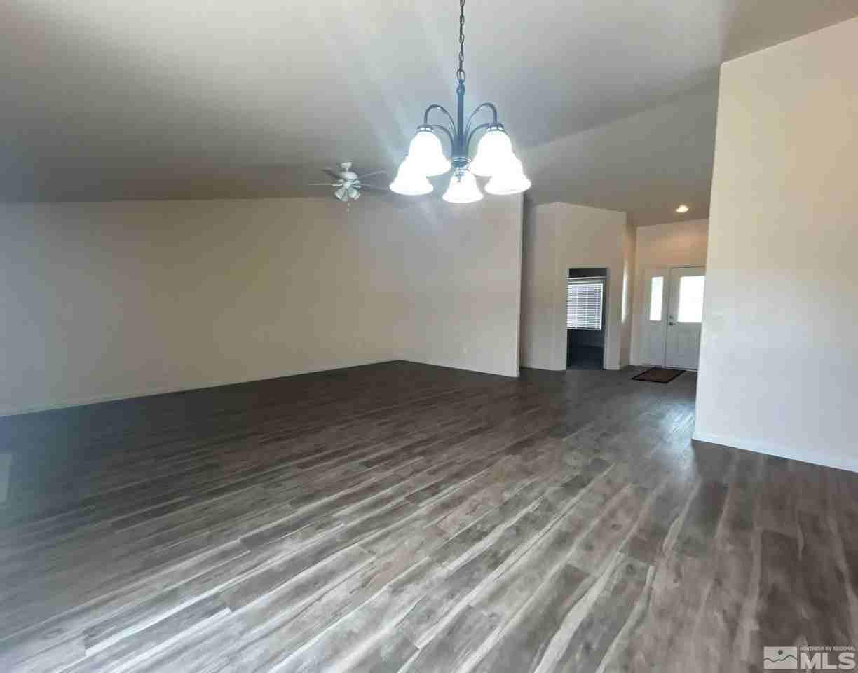 455 Mallard Way - Photo 4 of 45