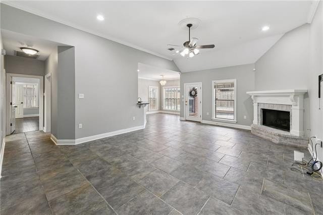 733 Cazalard St - Photo 3 of 19