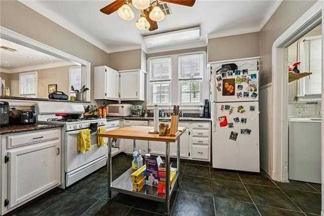3805 Octavia St - Photo 6 of 13
