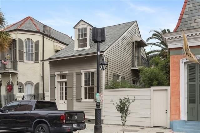 1025 Orleans Ave - Photo 2 of 23
