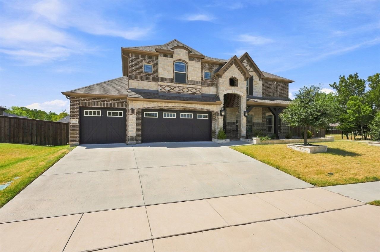 3233 Rolling Meadow Dr - Photo 2 of 40