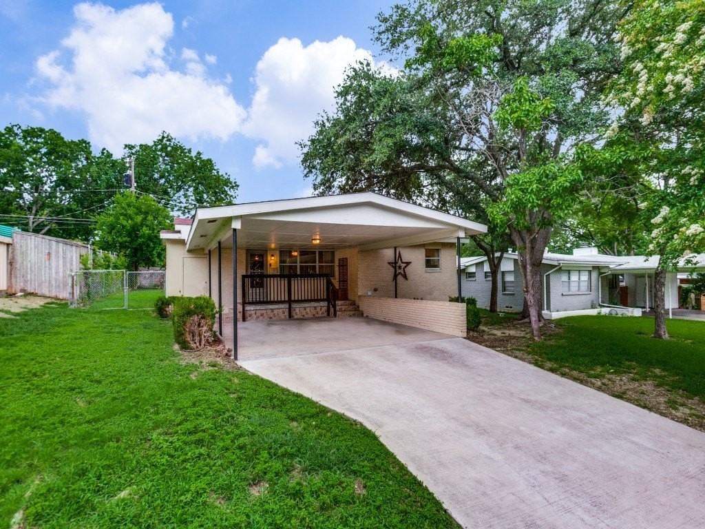 2130 Forest Oaks Dr - Photo 2 of 14