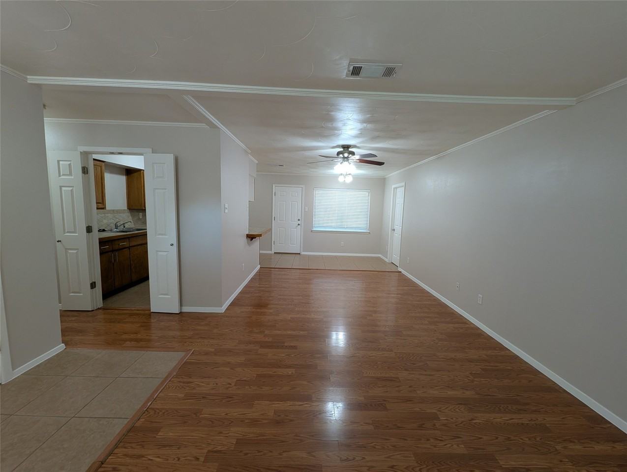 1305 Glenville Dr - Photo 6 of 10