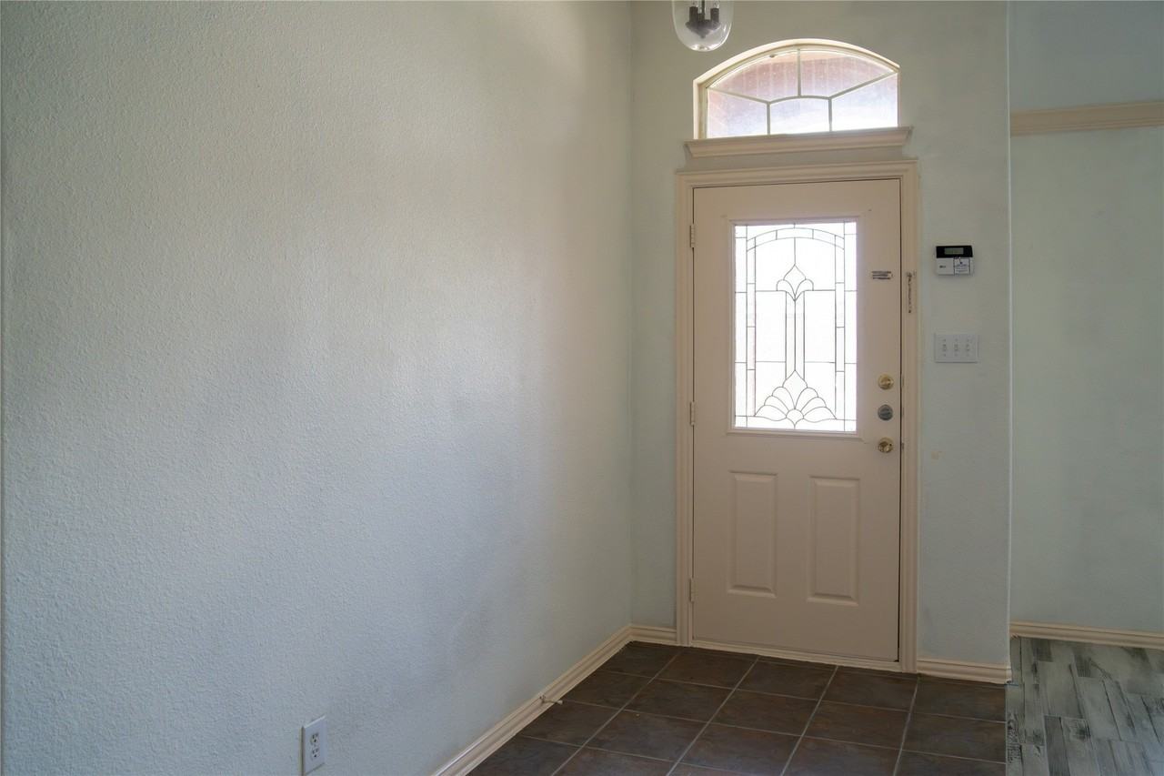 1730 Mineral Springs Dr - Photo 2 of 28