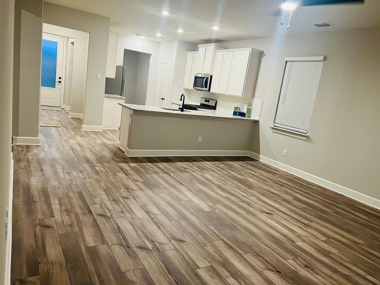 1032 Calhoun Dr - Photo 3 of 24