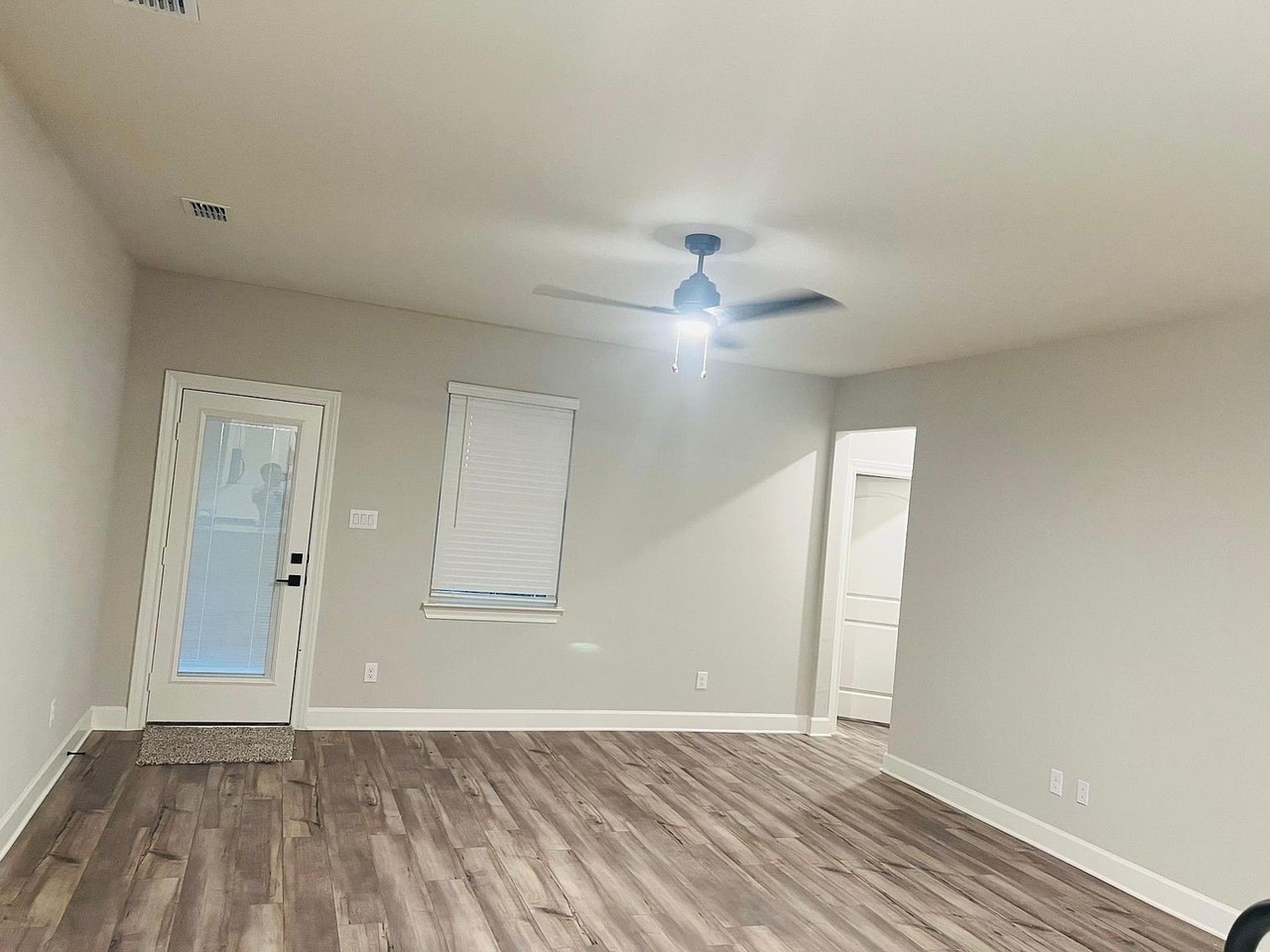 1032 Calhoun Dr - Photo 6 of 24