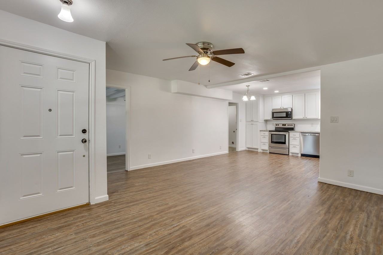 906 Euclid St - Photo 5 of 12