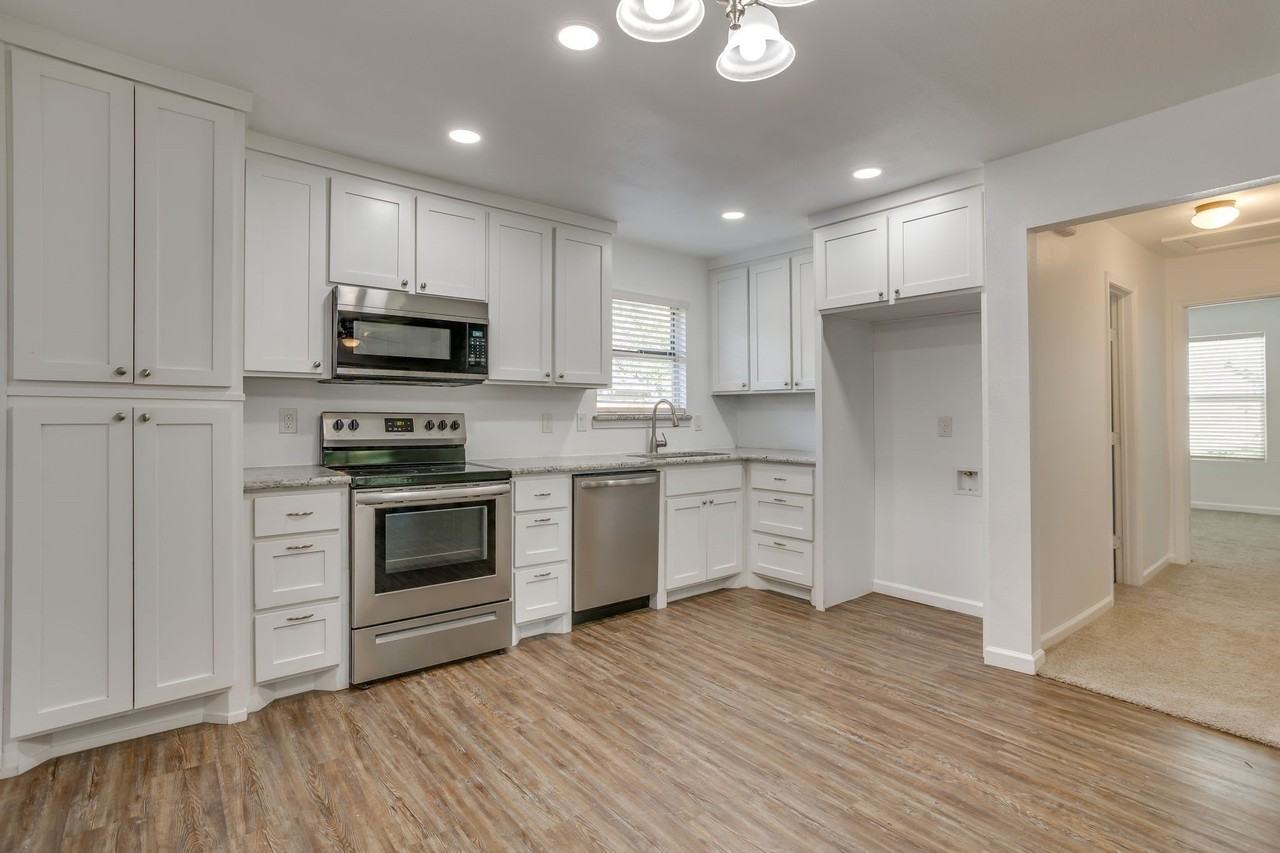 906 Euclid St - Photo 6 of 12