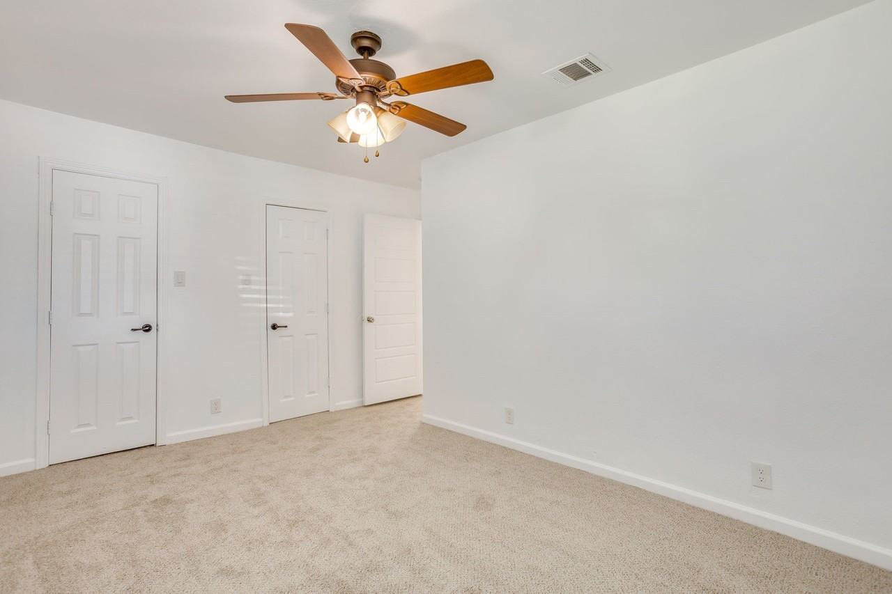 906 Euclid St - Photo 7 of 12