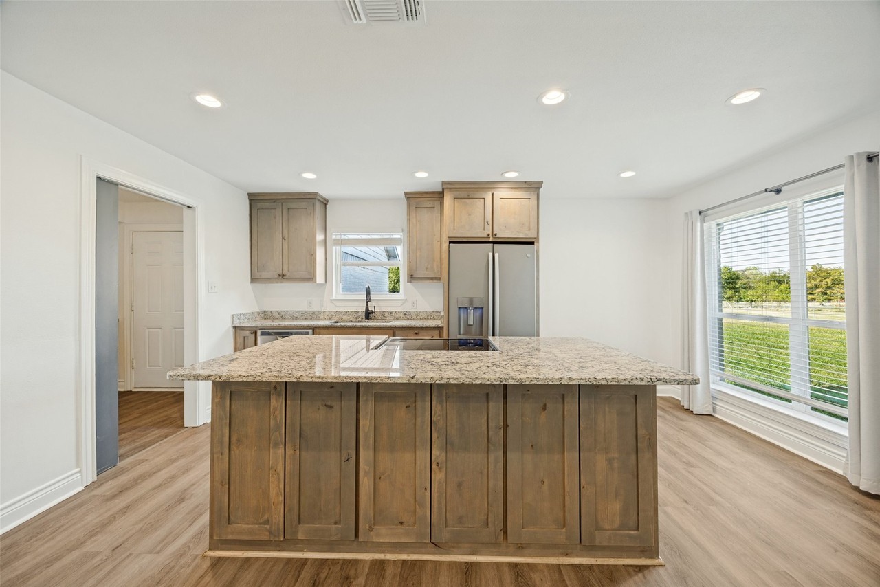 3187 W Lamberth Rd - Photo 2 of 26