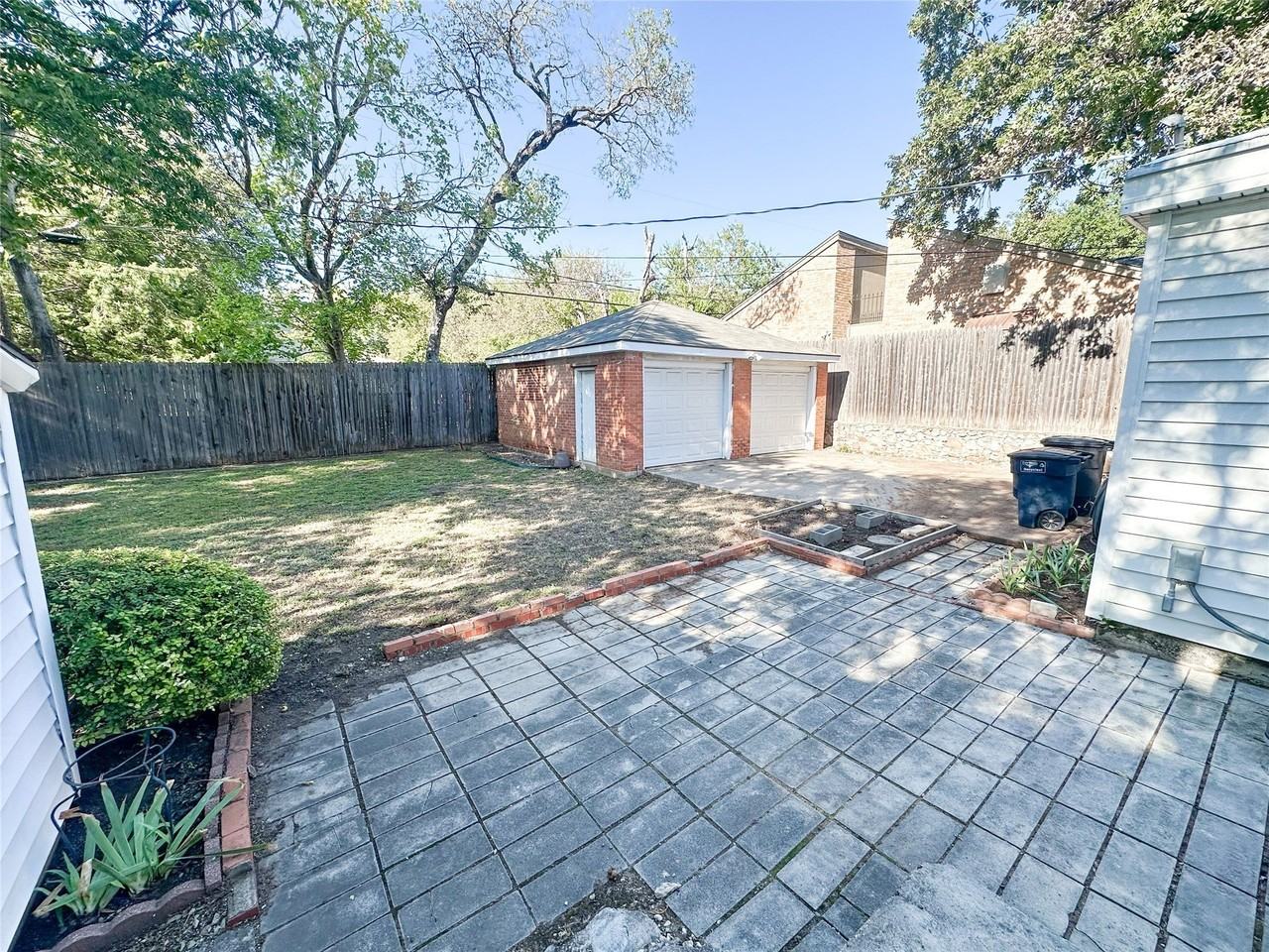 6454 Camp Bowie Blvd - Photo 3 of 33