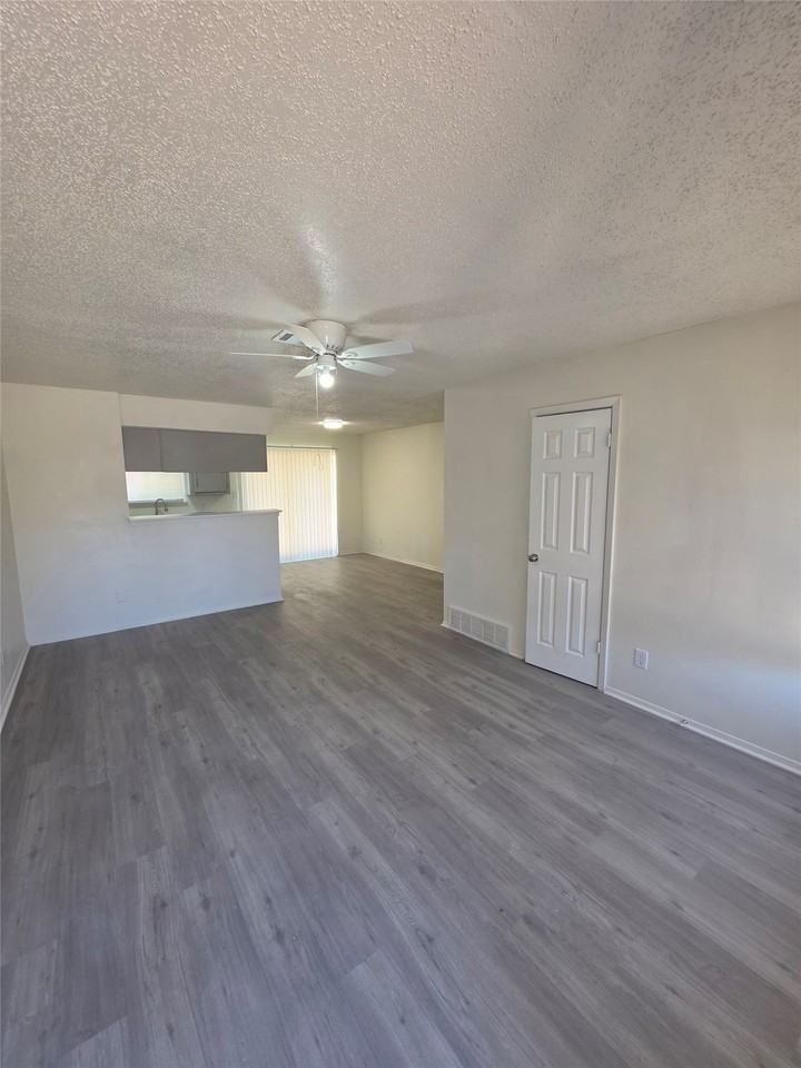 724 Briggs St - Photo 2 of 11