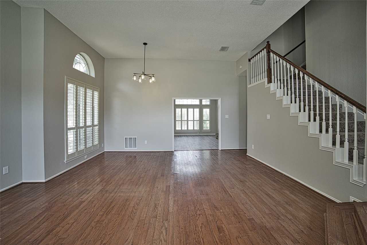 6813 Hickory Hollow Ln - Photo 5 of 23