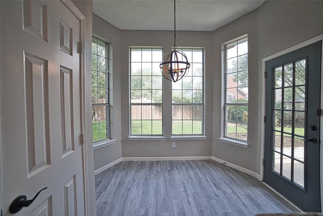 6813 Hickory Hollow Ln - Photo 6 of 23