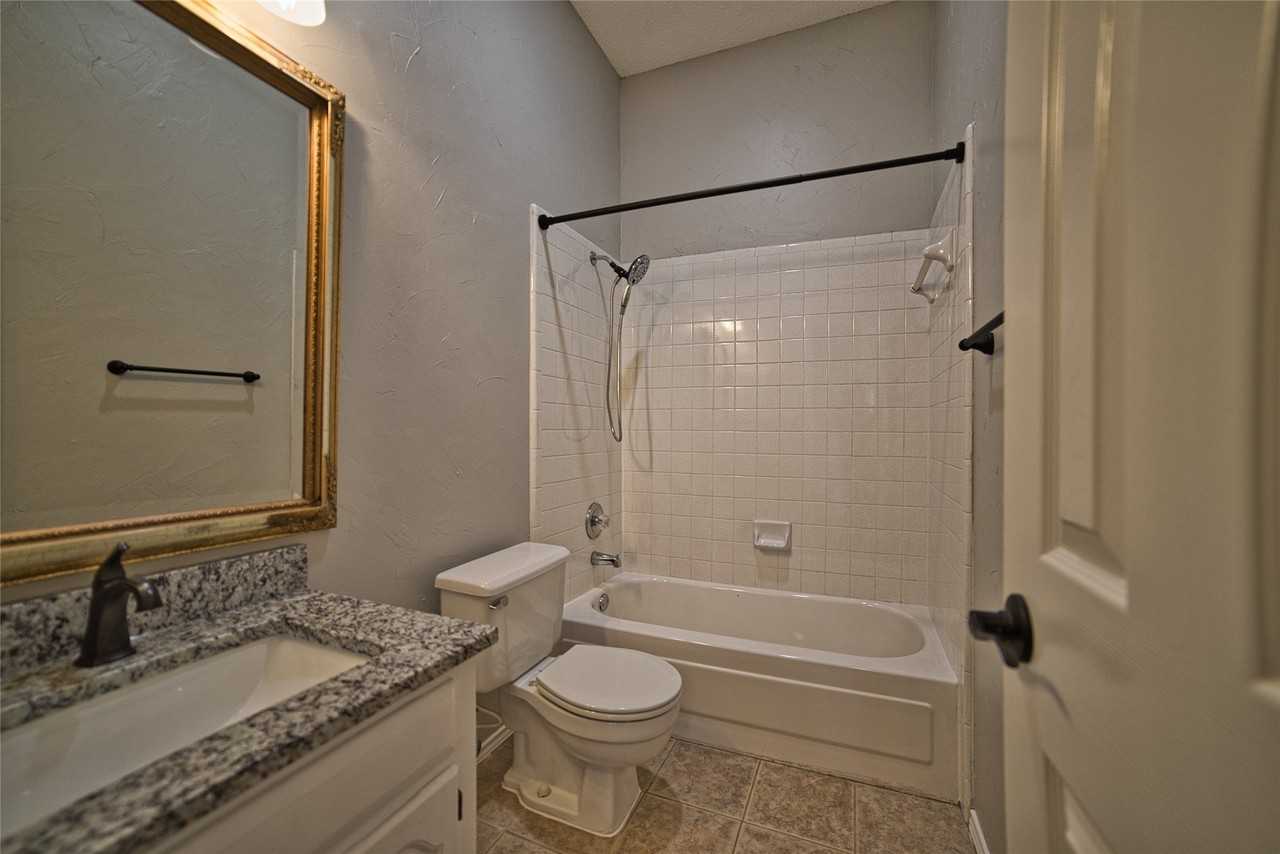 6813 Hickory Hollow Ln - Photo 7 of 23