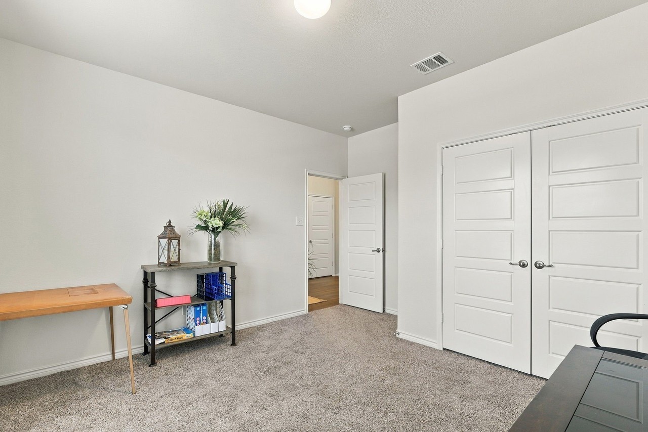 427 Pleasant Hill Ln - Photo 6 of 37