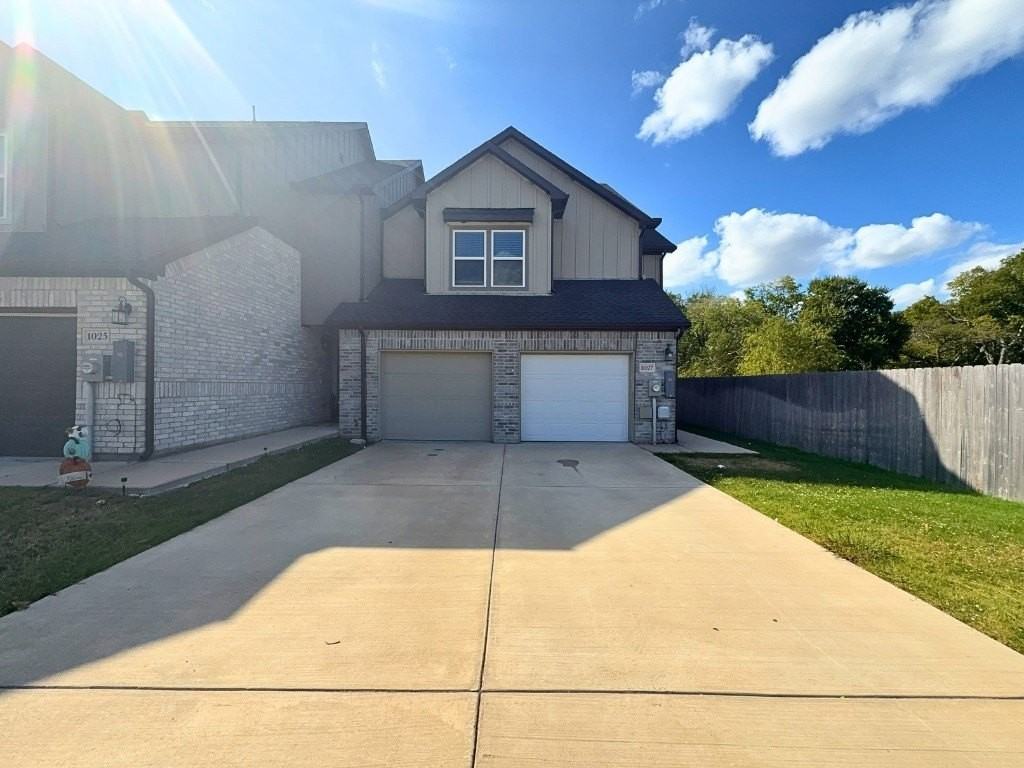 1027 Debby Ct - Photo 2 of 14