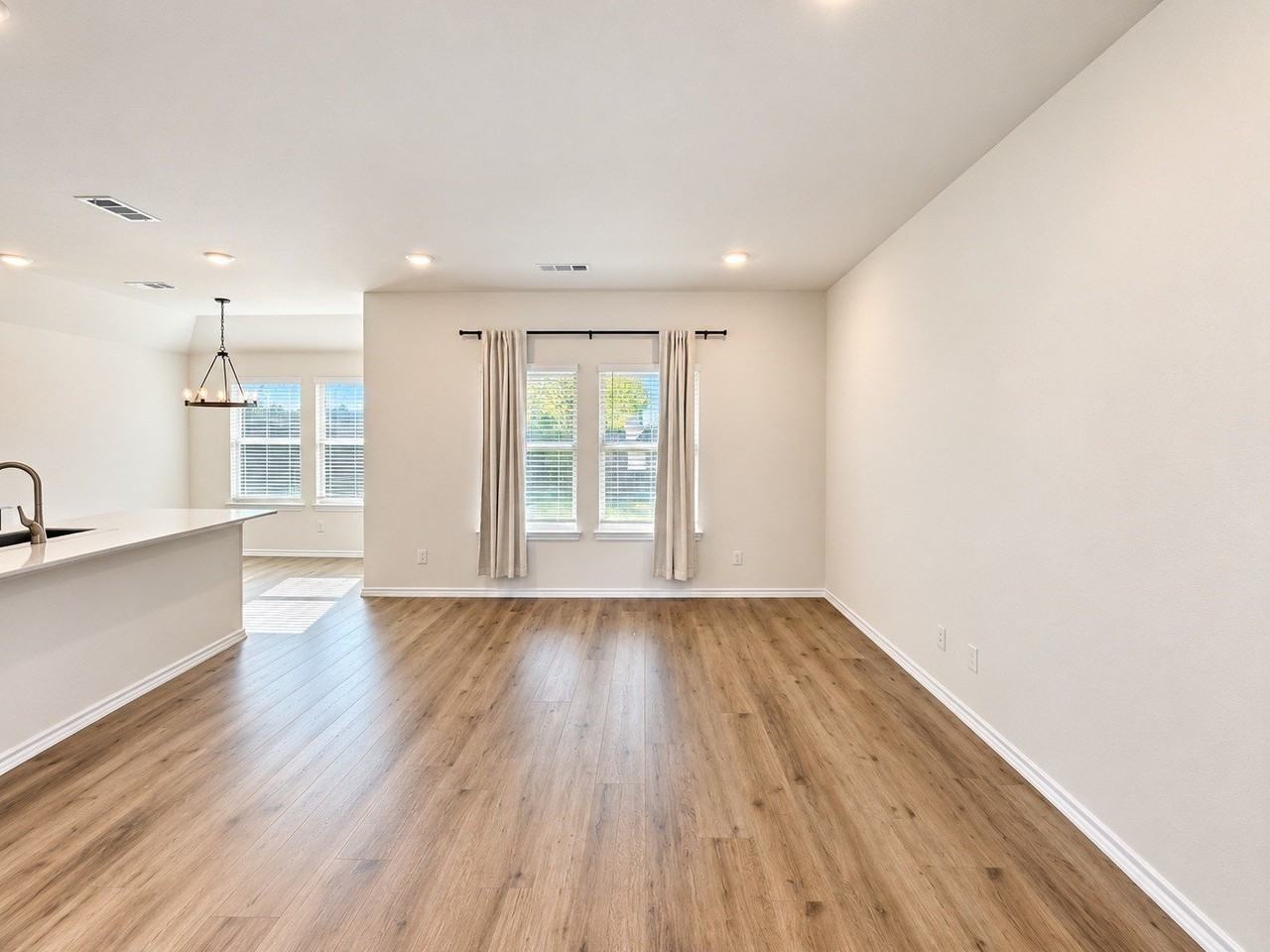 4805 Heathermore Way - Photo 4 of 17