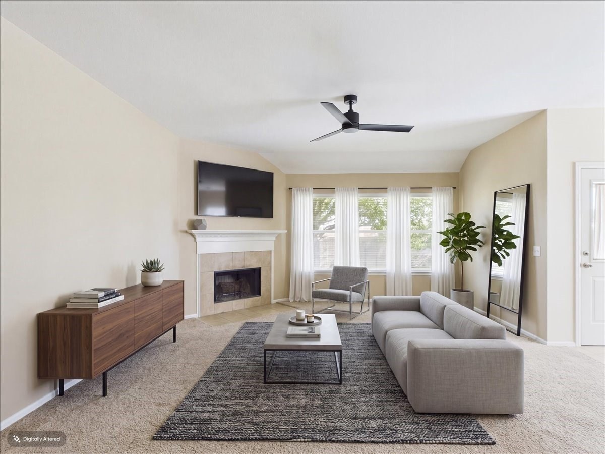 613 Quail Hollow Dr - Photo 4 of 40