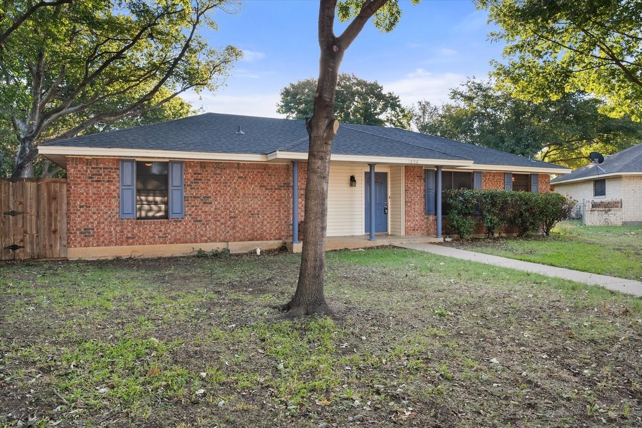 1606 Ridge Ct - Photo 4 of 38