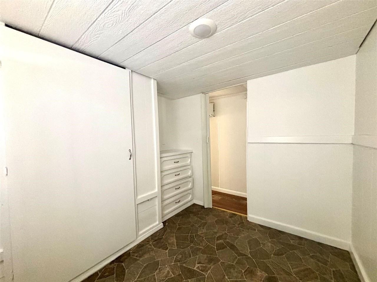 307 Cates St #400 - Photo 3 of 8