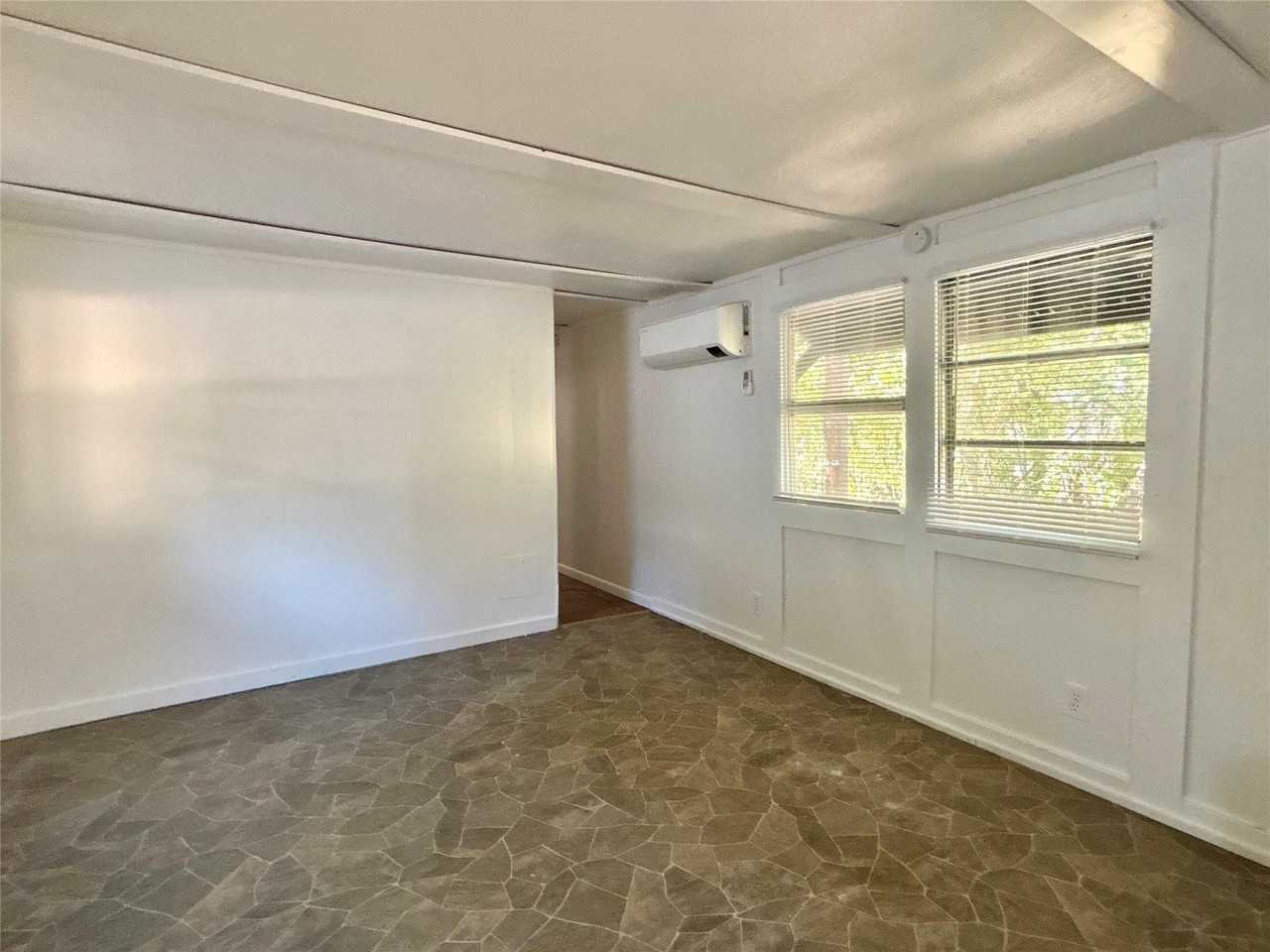 307 Cates St #400 - Photo 4 of 8