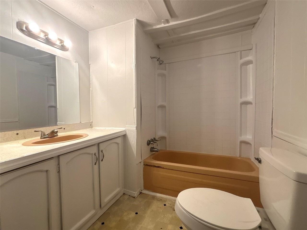 307 Cates St #400 - Photo 6 of 8