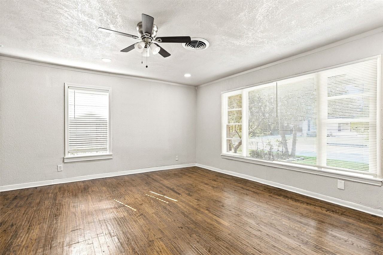 4301 Valentine St - Photo 5 of 25