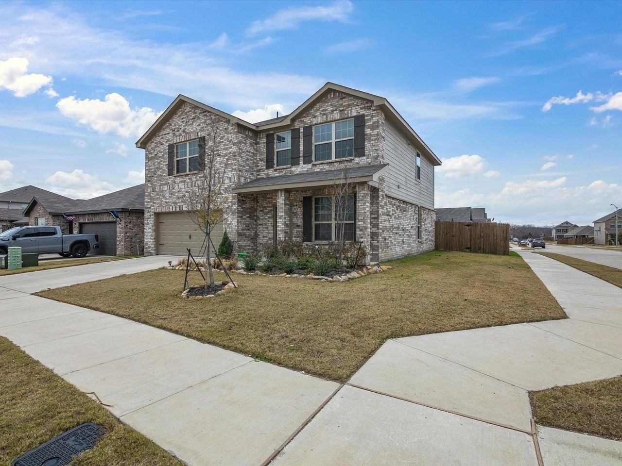 2900 Fox Trail Ln - Photo 2 of 31