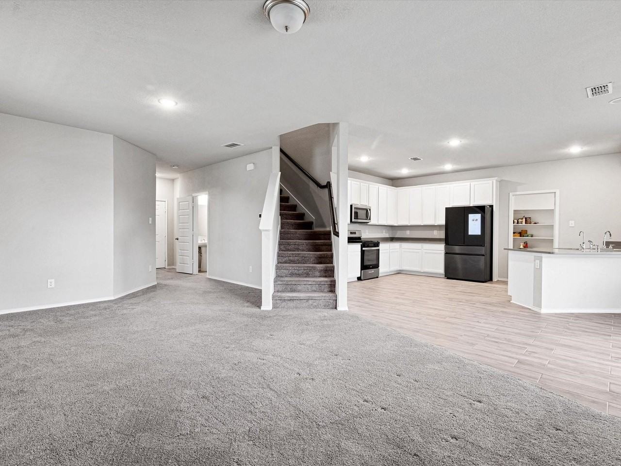 2900 Fox Trail Ln - Photo 3 of 31