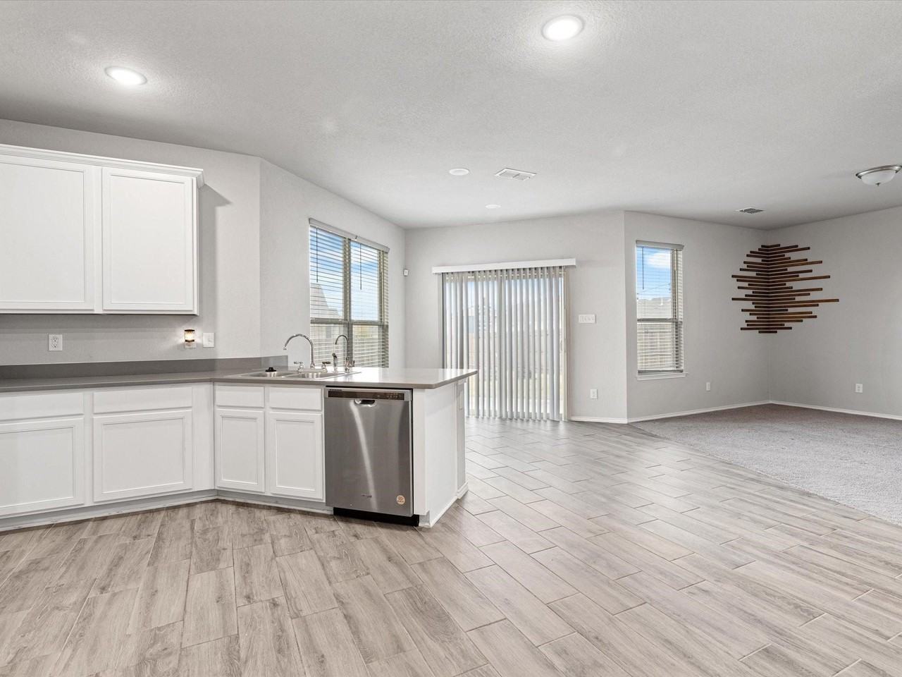 2900 Fox Trail Ln - Photo 4 of 31