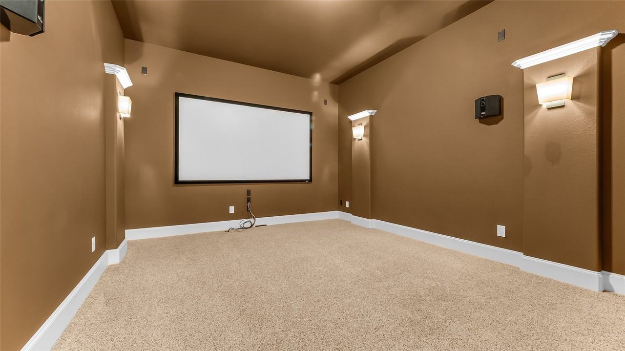 900 Blue Ridge Dr - Photo 5 of 29