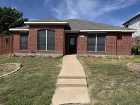 2904 Lakefield Dr - Photo 1 of 1