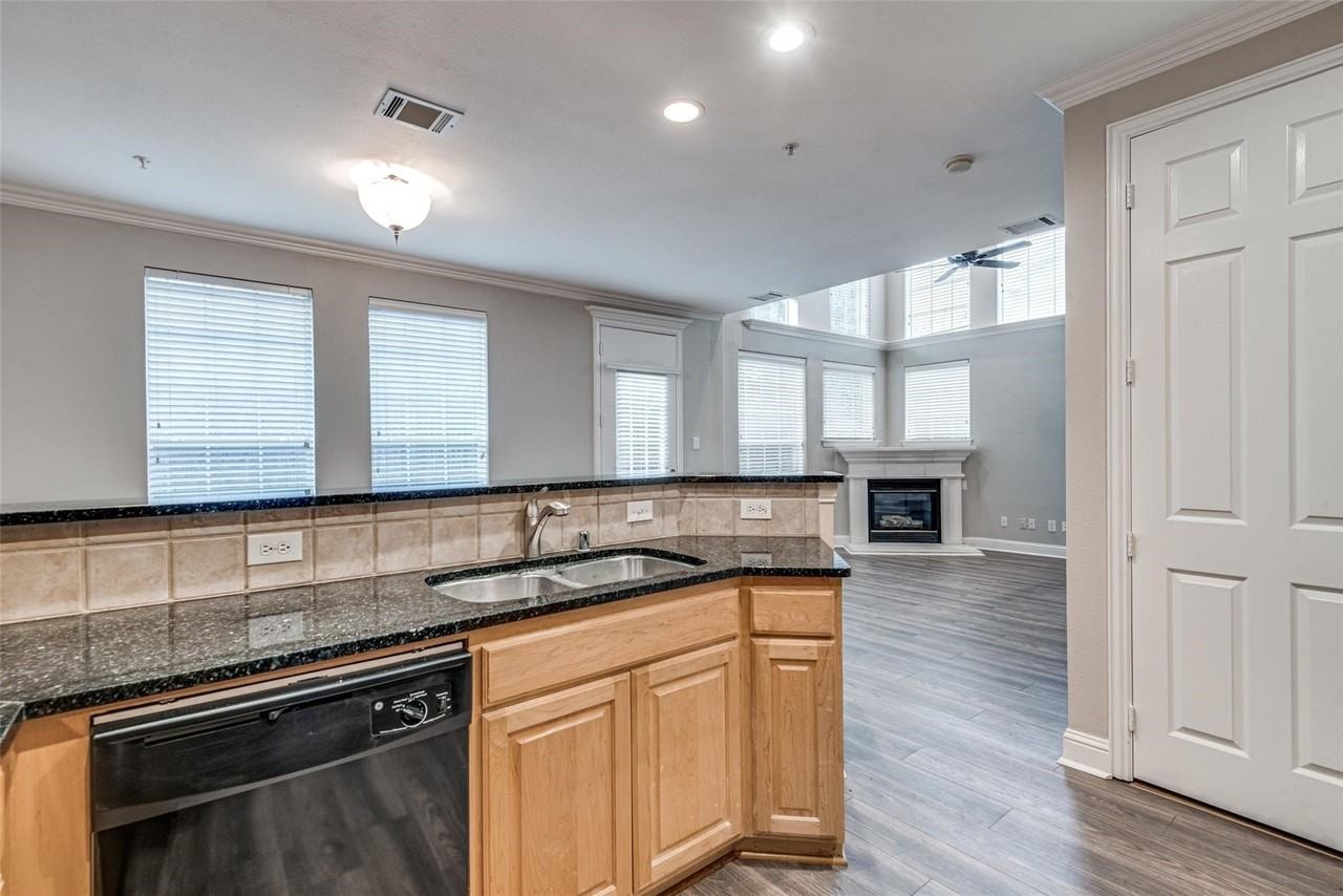 2529 Corbeau Dr - Photo 6 of 28