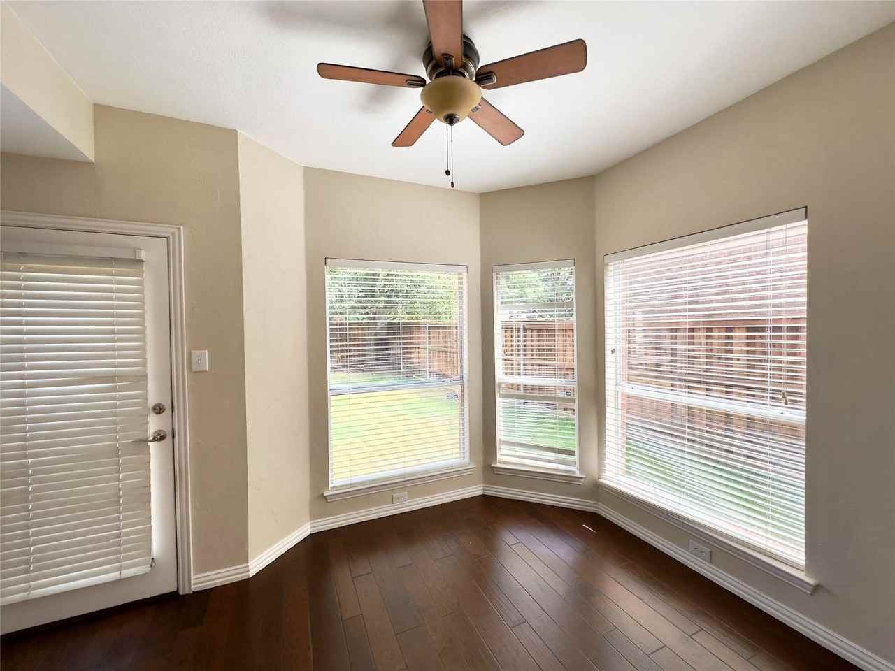 1605 Crown Point Rd - Photo 7 of 19