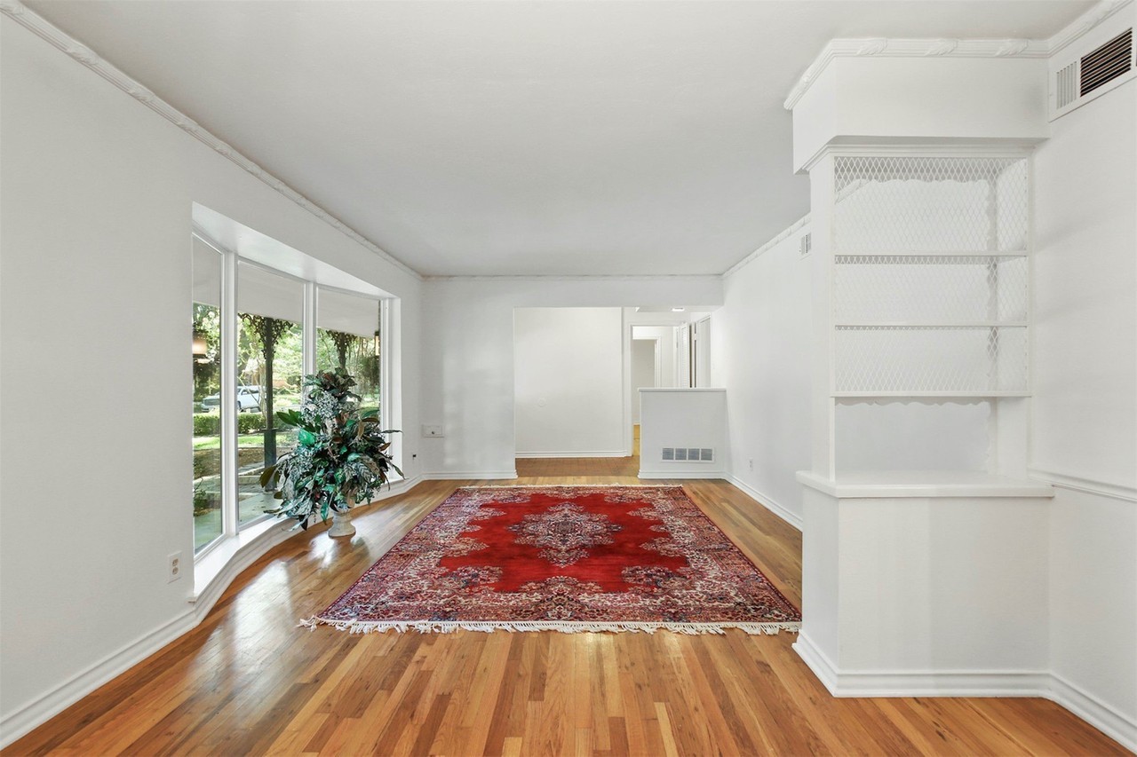 3510 Princess Ln - Photo 6 of 35