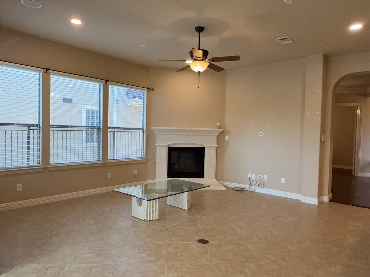 8101 Keechie Dr - Photo 4 of 23