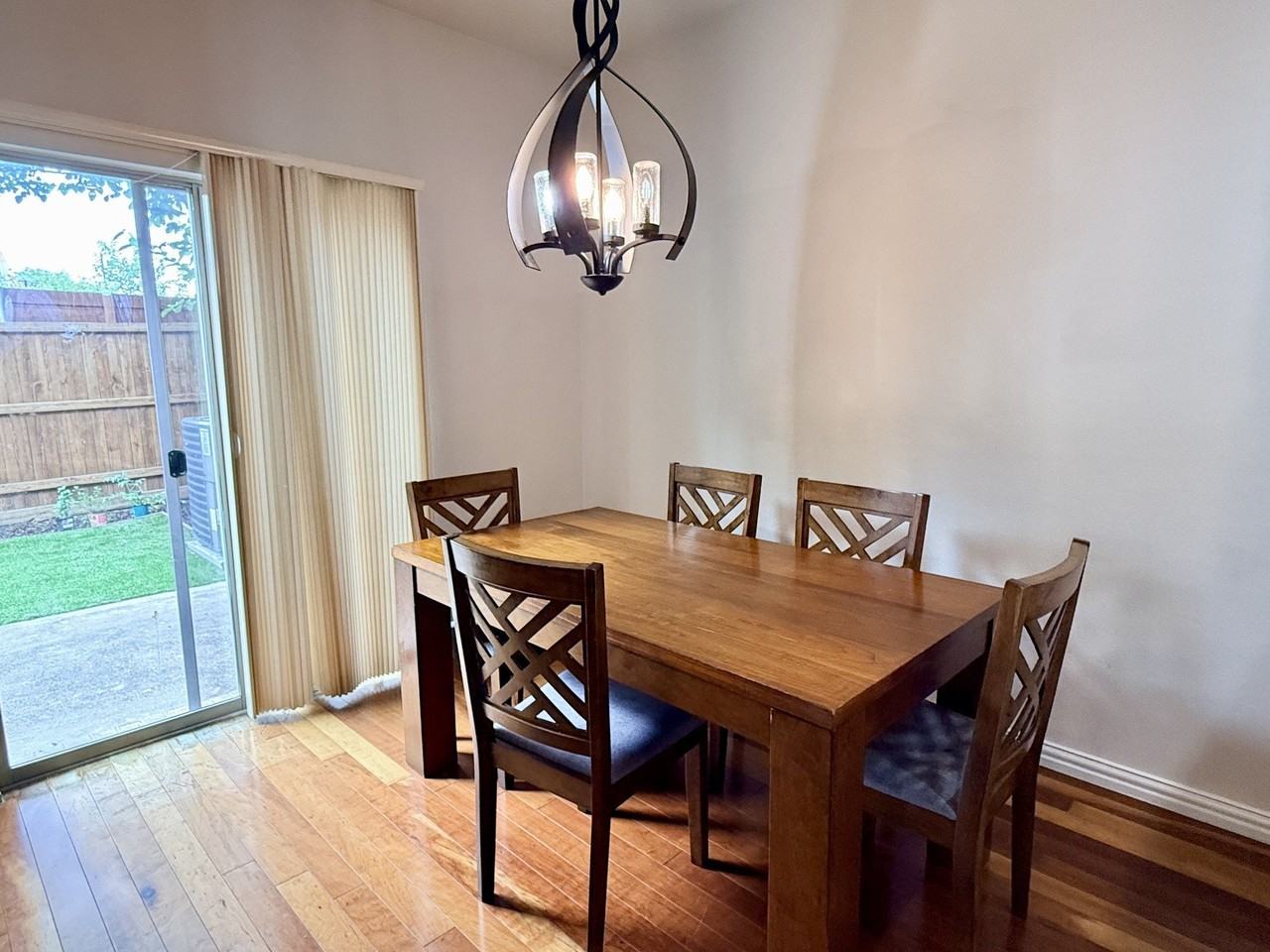 7957 Hannah St - Photo 5 of 14