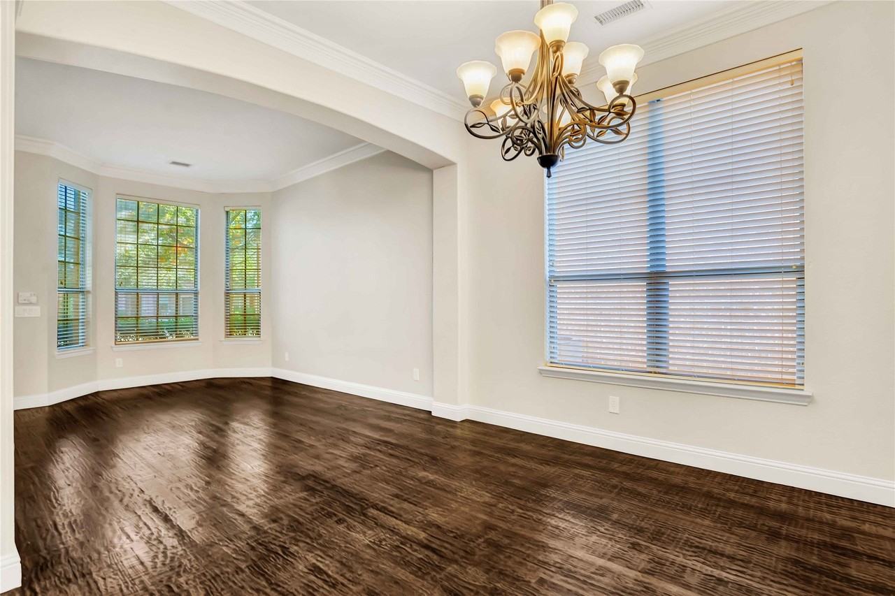 11567 Castle Brook Ln - Photo 7 of 33