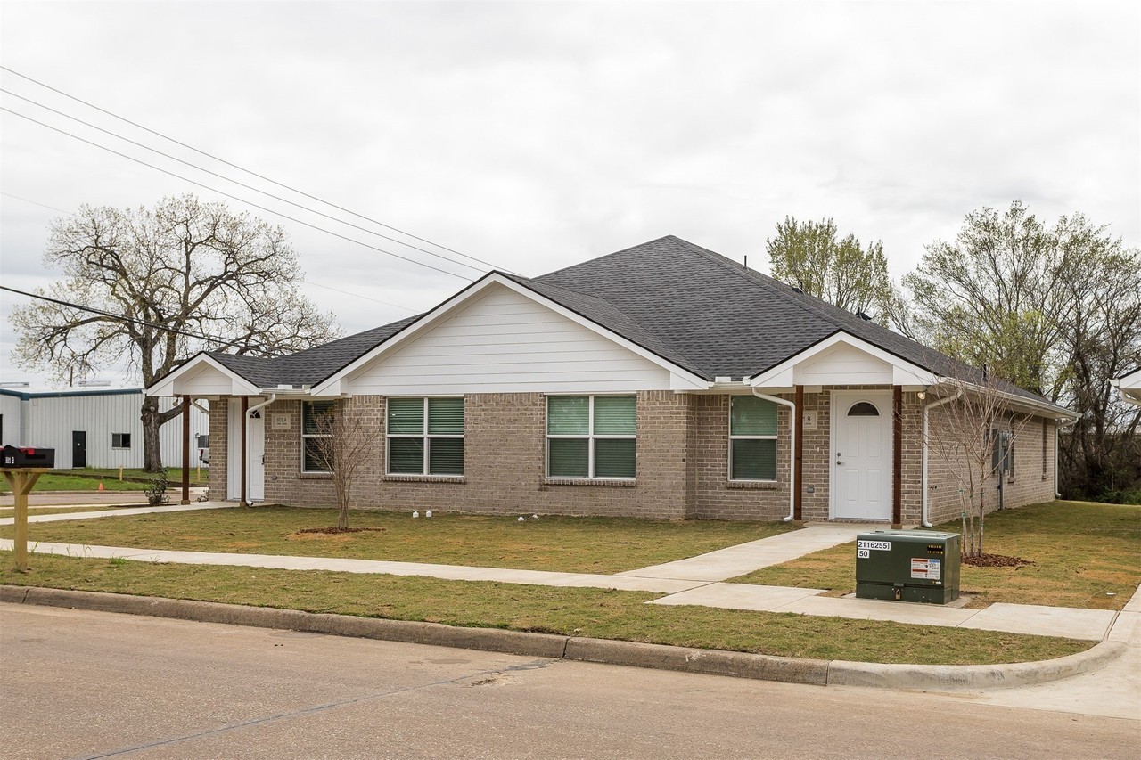 603 Casa Linda St #B - Photo 2 of 31