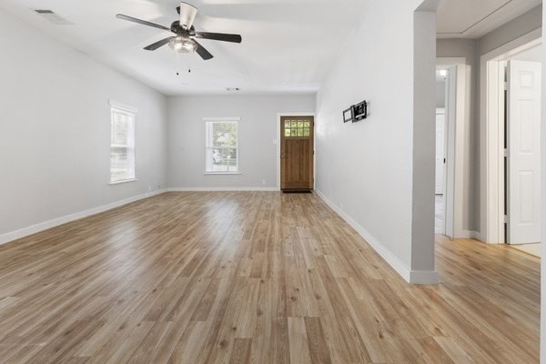 327 E Hull St - Photo 7 of 36