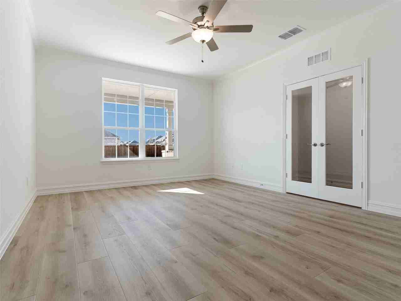 4809 Ripley Ave - Photo 4 of 28
