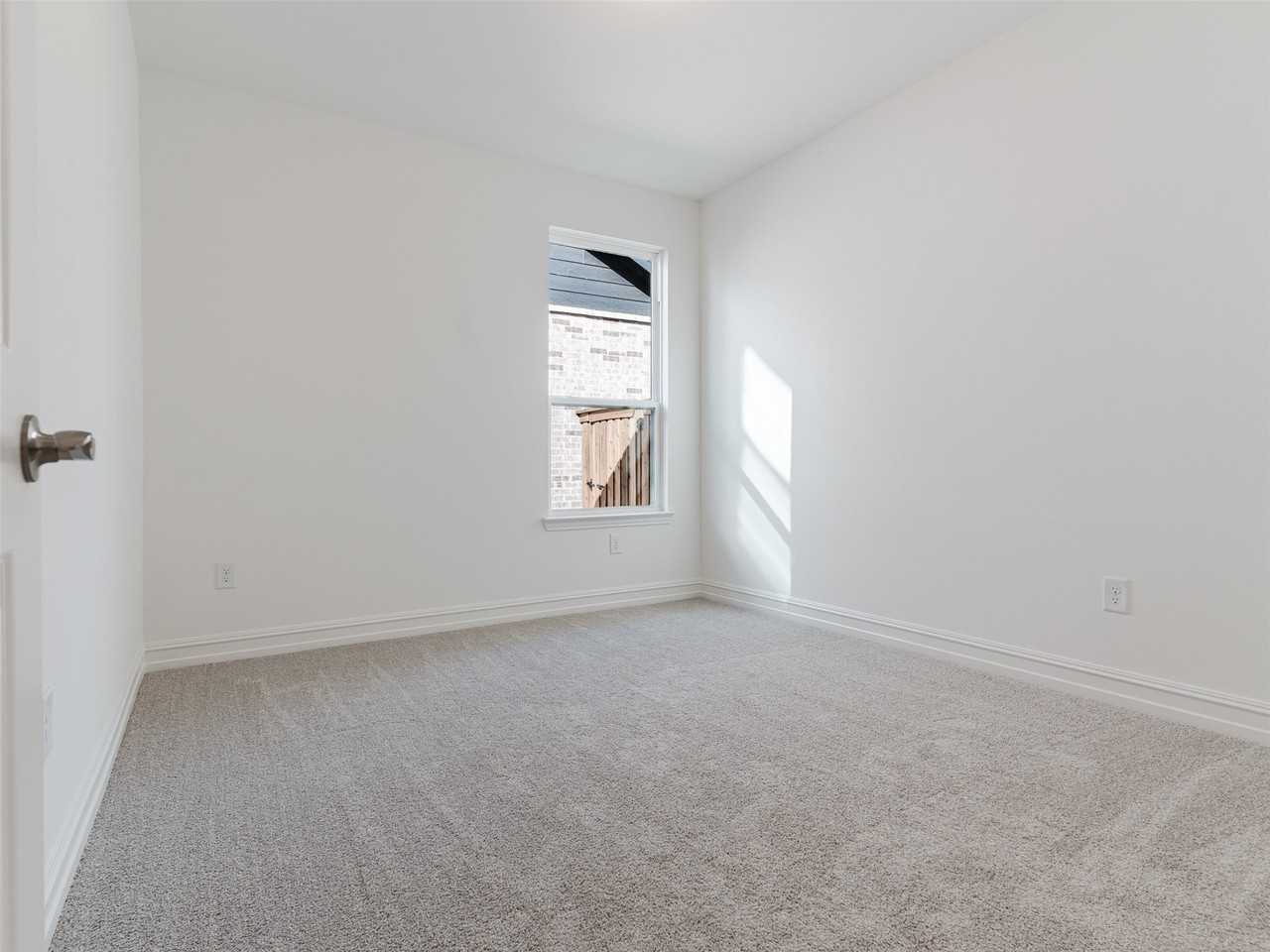 4809 Ripley Ave - Photo 5 of 28